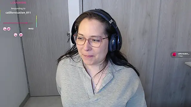 Snapshot of May_Carlier chatting on October 18, 2025, 8:11 pm May Carlier online show from October 18, 2025, 8:11 pm