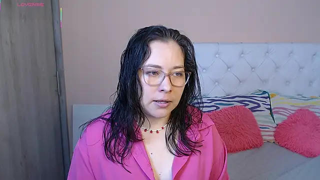 Snapshot of May_Carlier chatting on November 29, 2025, 12:11 am May Carlier online show from November 29, 2025, 12:11 am