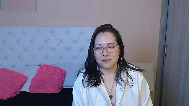 Snapshot of May_Carlier chatting on January 7, 2026, 6:13 pm May Carlier online show from January 7, 2026, 6:13 pm