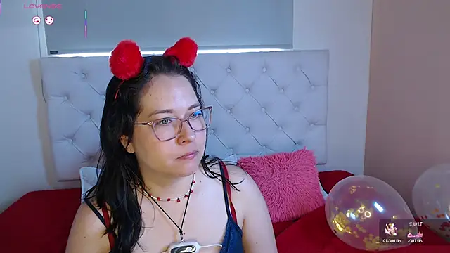 Snapshot of May_Carlier chatting on February 15, 2026, 5:23 pm May Carlier online show from February 15, 2026, 5:23 pm