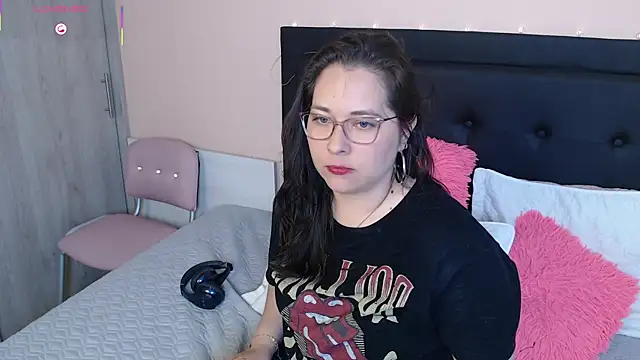 Snapshot of May_Carlier chatting on September 9, 2025, 1:16 am May Carlier online show from September 9, 2025, 1:16 am