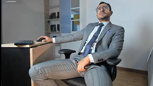 pablo-rincon95 online show from March 17, 2026, 8:34 pm