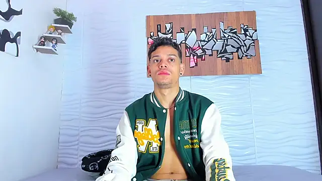 Friendsofeverything  online show from September 12, 2025, 12:27 pm