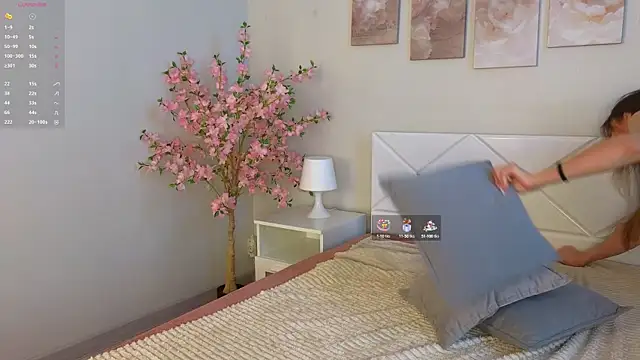 stacy sexylips online show from March 21, 2025, 10:28 am