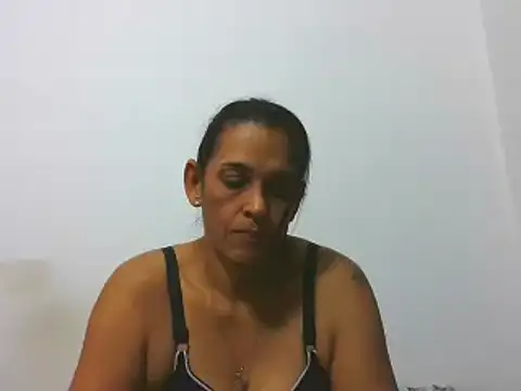 Snapshot of latinbrunettet chatting on December 6, 2024, 2:55 pm latinbrunettet online show from December 6, 2024, 2:55 pm