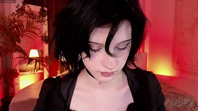 dark vamp  online show from February 6, 2025, 9:38 pm