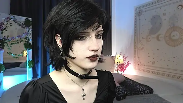 dark vamp  online show from March 2, 2025, 10:47 am