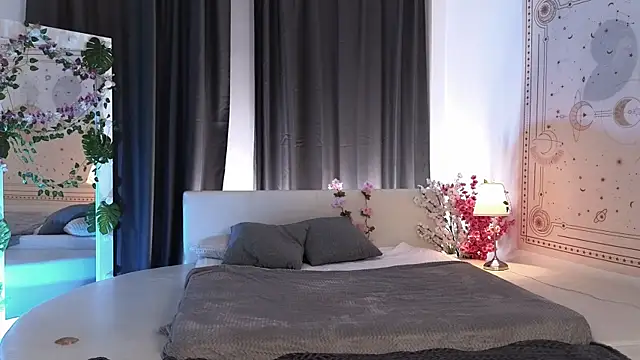 dark vamp  online show from March 7, 2025, 10:46 am