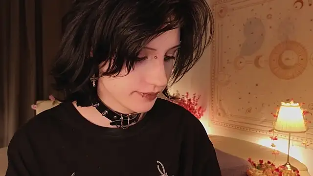 dark vamp  online show from February 23, 2025, 6:17 am