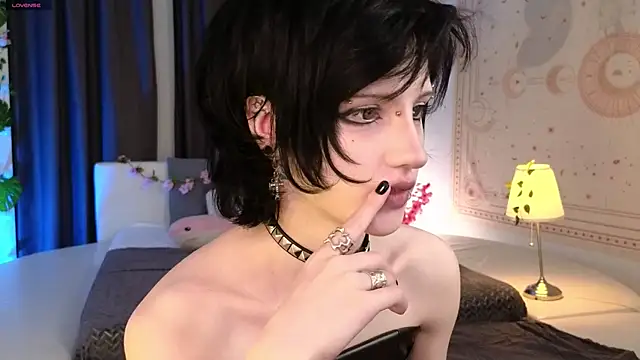 dark vamp  online show from February 27, 2025, 10:33 am