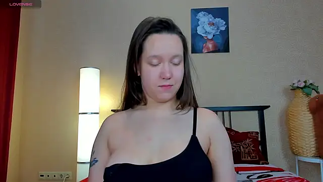 Mira Karter online show from June 24, 2026, 2:32 am