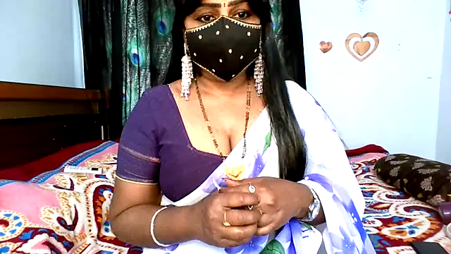 Snapshot of honey-sexy chatting on March 14, 2026, 5:02 am honey-sexy online show from March 14, 2026, 5:02 am