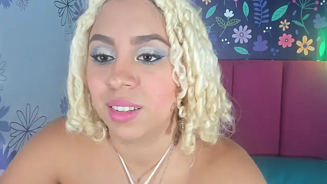 Lucy White   online show from October 7, 2025, 8:10 pm