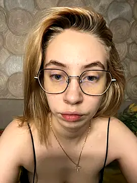 Kitty Katrine online show from October 31, 2025, 3:14 am