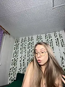 Kitty Katrine online show from February 25, 2025, 6:33 pm