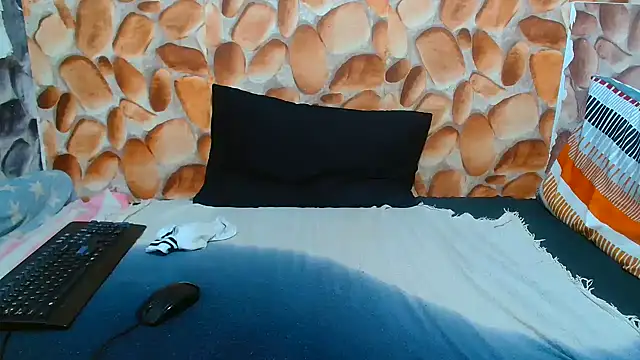 AfricanBigAssxx98 online show from November 6, 2025, 9:19 pm