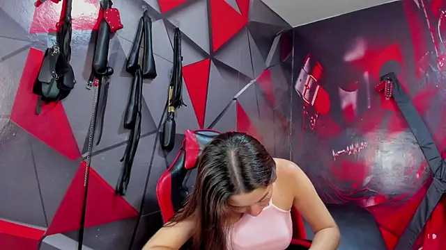 Hana and Zeta online show from September 9, 2025, 12:14 pm