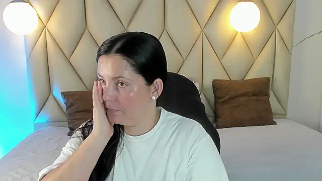 angelswets online show from July 10, 2026, 2:50 pm
