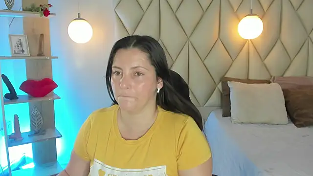 angelswets online show from June 10, 2026, 1:56 pm