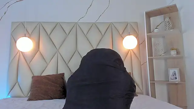 angelswets online show from November 28, 2025, 1:55 pm