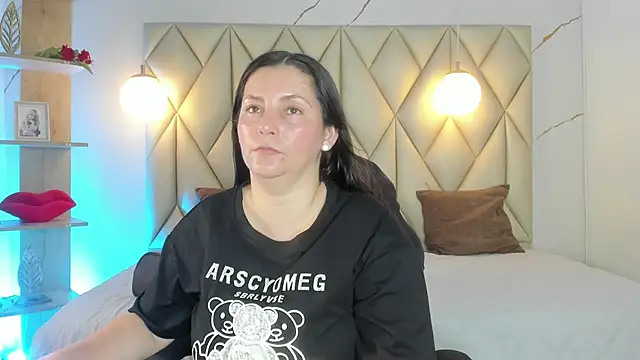 angelswets online show from June 14, 2026, 1:12 pm