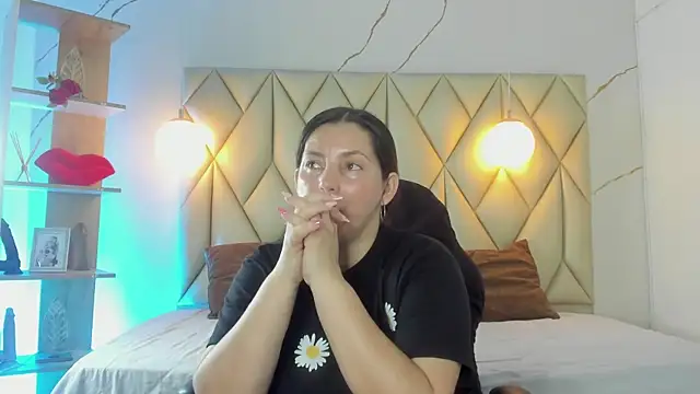 angelswets online show from July 30, 2026, 2:05 pm