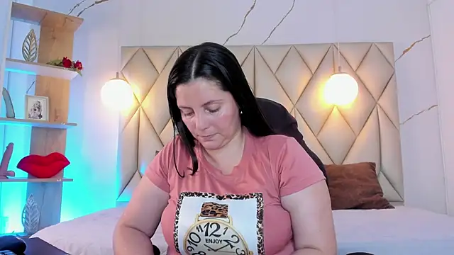 angelswets online show from June 18, 2026, 2:44 pm