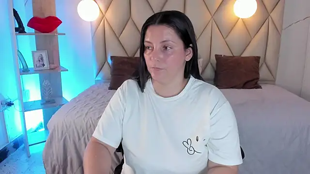 angelswets online show from July 4, 2026, 2:32 pm