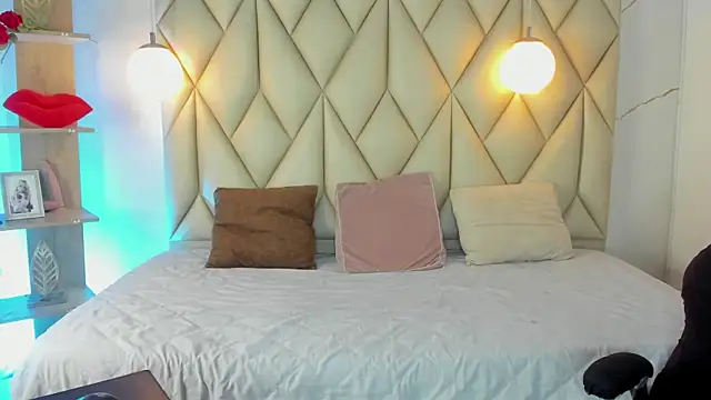 angelswets online show from July 17, 2026, 2:47 pm