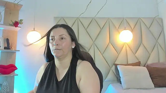 angelswets online show from May 7, 2026, 1:58 pm