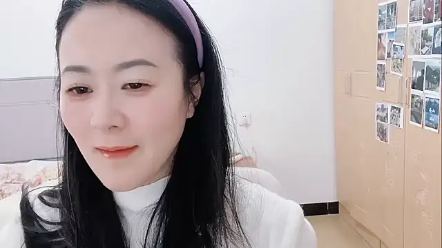 fanfan-FF online show from February 10, 2025, 5:25 am