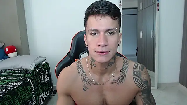 Snapshot of pettergrey1 chatting on March 6, 2026, 2:45 pm pettergrey1 online show from March 6, 2026, 2:45 pm