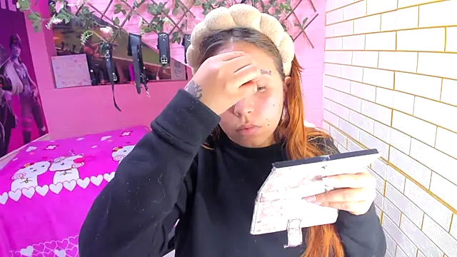 marcellaa303av online show from November 27, 2025, 3:51 am