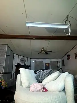 Snapshot of dcockell chatting on December 15, 2025, 6:08 am dcockell online show from December 15, 2025, 6:08 am