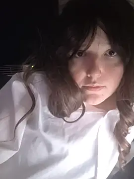 Snapshot of Aluuris_Moonlight chatting on July 10, 2026, 5:57 pm Aluuris Moonlight online show from July 10, 2026, 5:57 pm