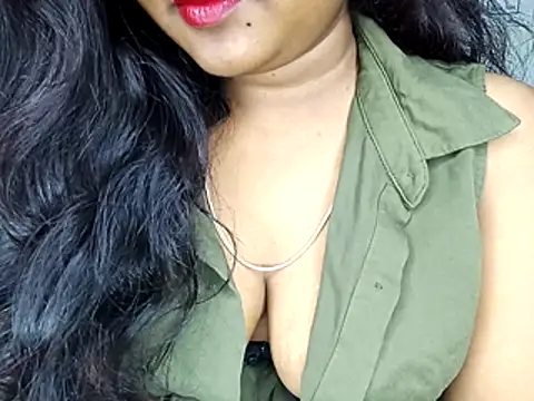 Snapshot of Muktha chatting on October 19, 2025, 5:26 pm Muktha online show from October 19, 2025, 5:26 pm