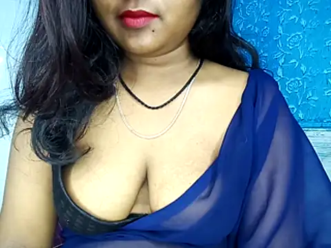 Snapshot of Muktha chatting on November 6, 2025, 3:27 pm Muktha online show from November 6, 2025, 3:27 pm