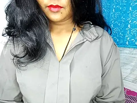 Snapshot of Muktha chatting on December 15, 2025, 2:39 am Muktha online show from December 15, 2025, 2:39 am