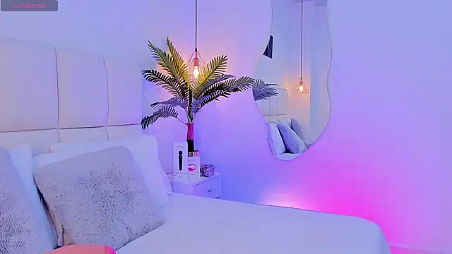 zoe rivers online show from September 24, 2025, 12:18 am