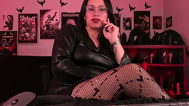 lilith-deveraux online show from July 28, 2026, 7:39 pm