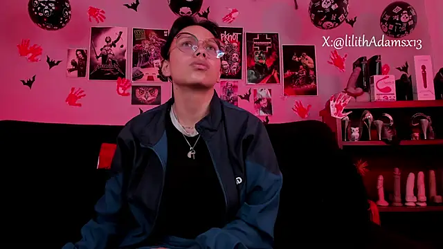 lilith-deveraux online show from November 7, 2025, 6:12 pm