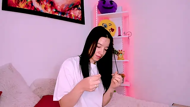 Manuelaa mejiia online show from March 17, 2025, 2:01 pm