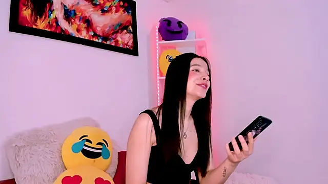 Manuelaa mejiia online show from March 22, 2025, 2:03 pm