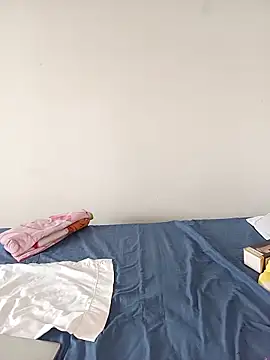 Karii-R online show from December 22, 2025, 5:24 pm