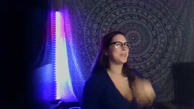 Snapshot of trippykittyyy chatting on December 5, 2024, 12:25 am trippykittyyy online show from December 5, 2024, 12:25 am