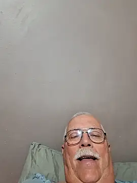 Snapshot of NawtyB1965 chatting on June 10, 2026, 4:03 am NawtyB1965 online show from June 10, 2026, 4:03 am