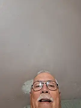 Snapshot of NawtyB1965 chatting on June 15, 2026, 4:12 am NawtyB1965 online show from June 15, 2026, 4:12 am