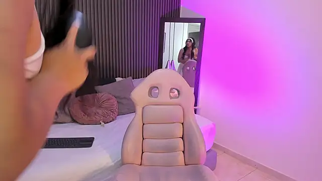 Axel brunette1 online show from December 2, 2025, 7:48 pm