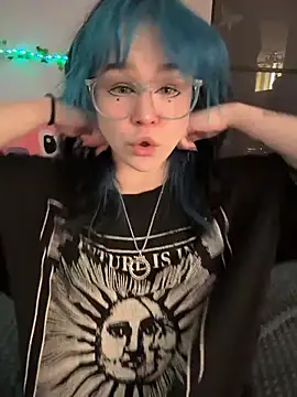 MaddisonHaas online show from May 3, 2026, 2:42 pm