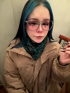 MaddisonHaas online show from December 17, 2025, 3:00 am